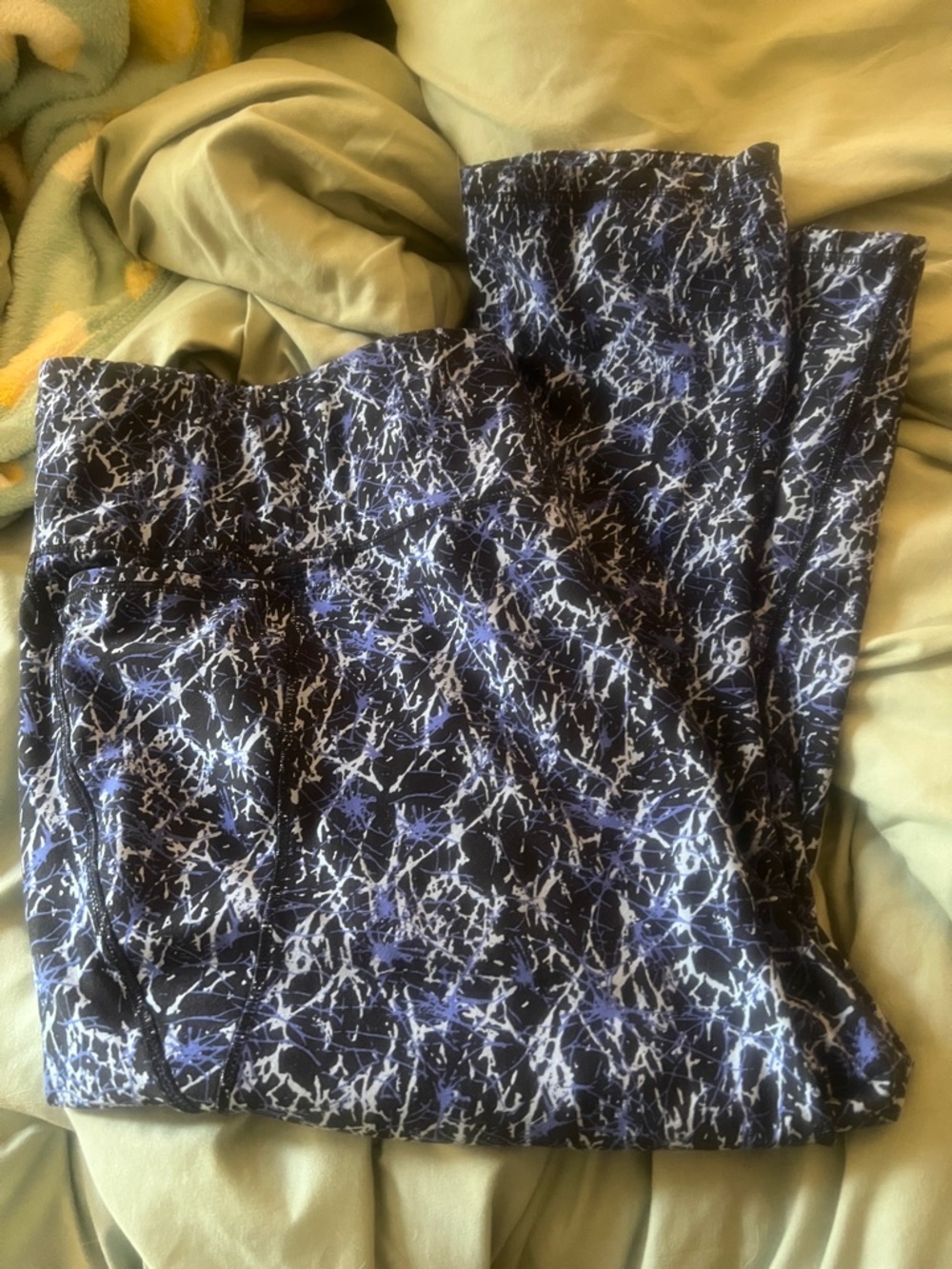 Women's Black & blue leggings. Livi active